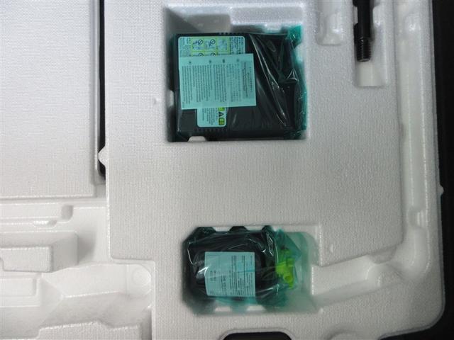 プリウス Ｚ　リアカメラ　プリクラッシュ　試乗車　ＰＷシート　メモリナビ　ＡＣ１００Ｖ電源　ＬＥＤランプ　ナビ・ＴＶ　オートクルーズ　アルミホイール　ドライブレコーダ　ＡＣ　運転席エアバッグ　横滑り防止装置　ＡＢＳ（7枚目）