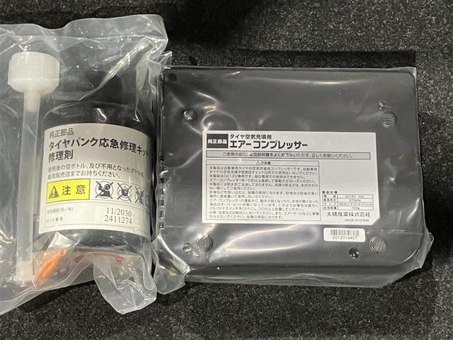 コペン ローブ 助手席エアバッグ 地デジテレビ イモビライザー ナビ&TV Bモニター インテリジェントキー DVDオーディオ キーフリー アルミ 運転席エアバック パワーウィンド LED エアコン メモリーナビ(7枚目)