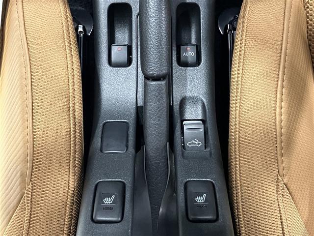 コペン ローブ 助手席エアバッグ 地デジテレビ イモビライザー ナビ&TV Bモニター インテリジェントキー DVDオーディオ キーフリー アルミ 運転席エアバック パワーウィンド LED エアコン メモリーナビ(9枚目)