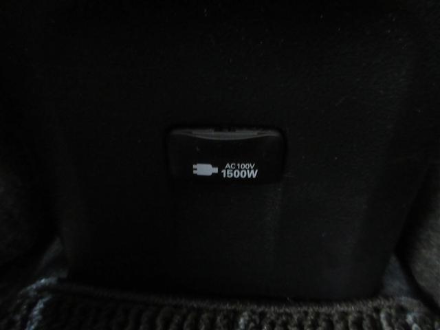 プリウス Ａプレミアム　ツーリングセレクション　横滑り防止機能　運転席パワーシート　エアコン　パワーウィンドウ　ナビ＆ＴＶ　ＬＥＤライト　盗難防止装置　スマートキー＆プッシュスタート　キーレス　ＥＴＣ　ドライブレコーダー　アルミホイール　メモリナビ（9枚目）