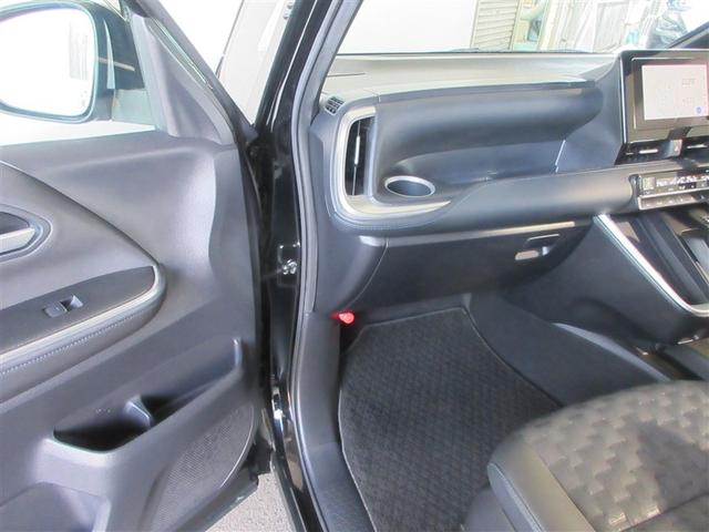 ヴォクシー ハイブリッドS-Z パワーウィンドウ DVD再生機能 インテリキー 横滑防止装置 地デジTV アクティブクルーズコントロール フルオートエアコン リアカメラ エアバッグ ABS ナビTV WAC アルミホイール キーレス(4枚目)