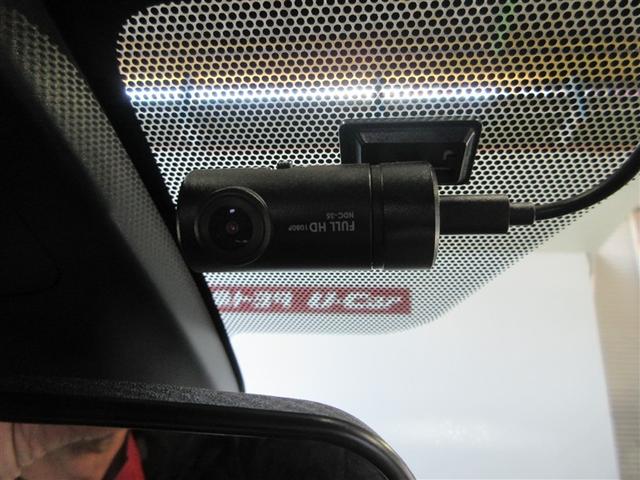 アクア Ｇ　誤発進抑制機能　バックモニタ　セキュリティー　メンテナンスノート　ドライブレコーダ　デュアルエアバック　ナビＴＶ　ＬＥＤ　パワーウィンドウ　地デジ　ＥＳＣ　ＡＴエアコン　ＡＢＳ　パワーステアリング（15枚目）