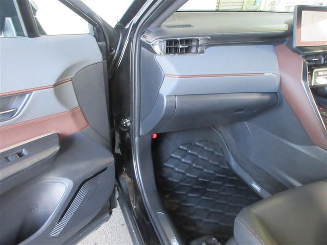 ハリアーハイブリッド Ｚ　パノラミックルーフ　エアロ　地上デジタル　衝突被害軽減　サイドエアバッグ　ＬＥＤランプ　Ｂモニタ　クルコン　ナビＴＶ　横滑り防止装置　ハーフレザーシート　スマートキー　盗難防止システム　ＡＢＳ　アルミ（4枚目）