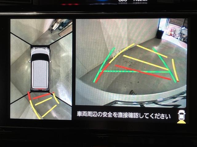 �p�m���~�b�N�r���[���j�^�[�t���ł��B�ԗ����ォ�猩���悤�ȉf�����f�B�X�v���C�I�[�f�B�I��ʂɕ\���B�^�]�Ȃ���̖ڎ������ł͌��ɂ����A�ԗ����ӂ̏󋵂����A���^�C���ł�������m�F�ł��܂��B