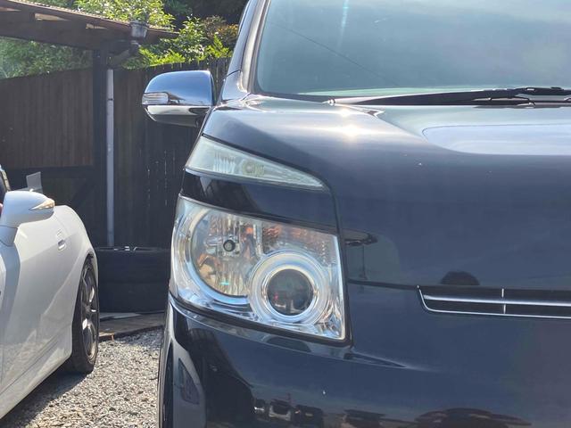 ヴォクシー ＺＳ　煌ＩＩ　ＥＴＣ　バックカメラ　ＴＶ　両側スライド・片側電動　オートライト　ＨＩＤ　スマートキー　電動格納ミラー　３列シート　ウォークスルー　ＣＶＴ　アルミホイール　ＣＤ　ＤＶＤ再生　Ｂｌｕｅｔｏｏｔｈ（21枚目）
