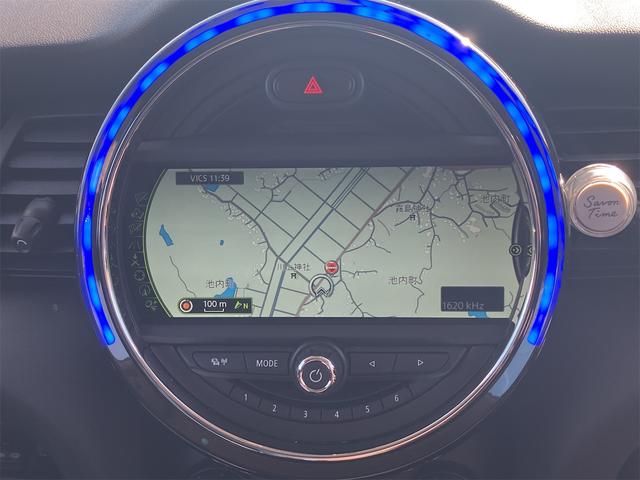 MINI クーパーS ETC ナビ アルミホイール オートマチックハイビーム オートライト HID スマートキー アイドリングストップ 盗難防止システム ABS ESC DVD再生 USB ミュージックプレイヤー接続可(4枚目)