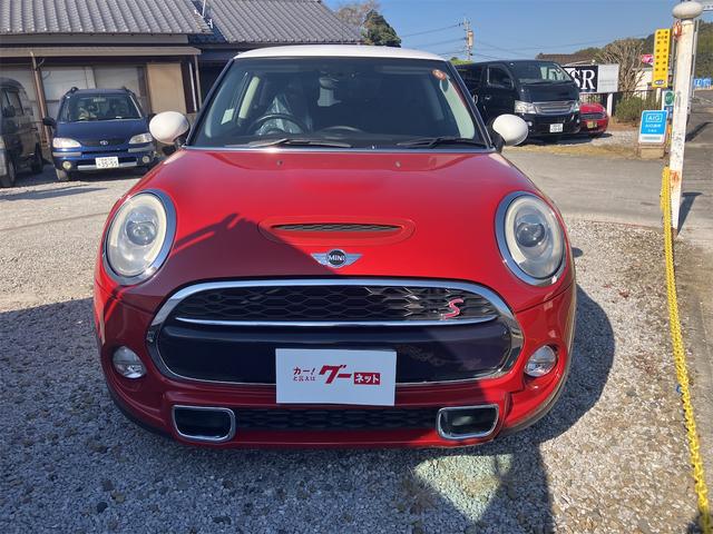 MINI クーパーS ETC ナビ アルミホイール オートマチックハイビーム オートライト HID スマートキー アイドリングストップ 盗難防止システム ABS ESC DVD再生 USB ミュージックプレイヤー接続可(12枚目)