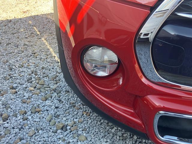 MINI クーパーS ETC ナビ アルミホイール オートマチックハイビーム オートライト HID スマートキー アイドリングストップ 盗難防止システム ABS ESC DVD再生 USB ミュージックプレイヤー接続可(23枚目)