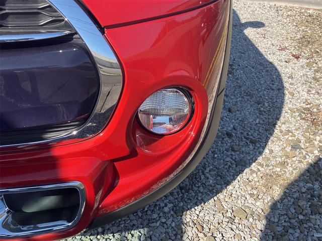 MINI クーパーS ETC ナビ アルミホイール オートマチックハイビーム オートライト HID スマートキー アイドリングストップ 盗難防止システム ABS ESC DVD再生 USB ミュージックプレイヤー接続可(25枚目)