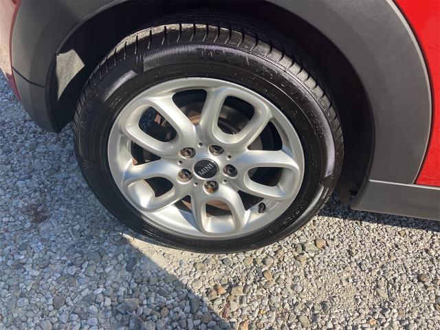 MINI クーパーS ETC ナビ アルミホイール オートマチックハイビーム オートライト HID スマートキー アイドリングストップ 盗難防止システム ABS ESC DVD再生 USB ミュージックプレイヤー接続可(34枚目)