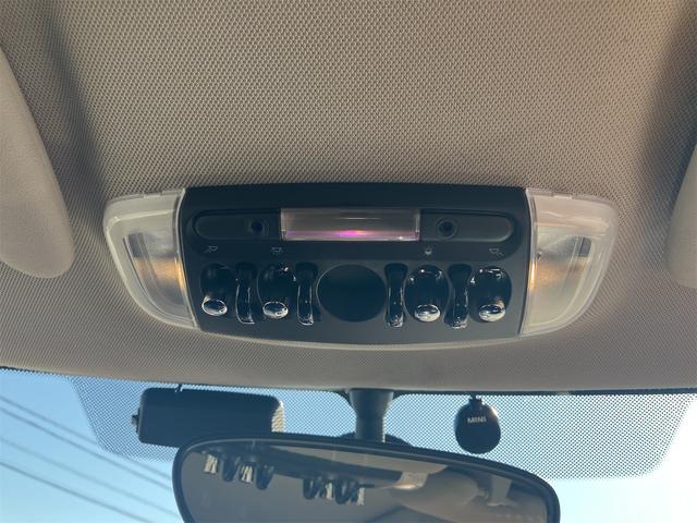 MINI クーパーS ETC ナビ アルミホイール オートマチックハイビーム オートライト HID スマートキー アイドリングストップ 盗難防止システム ABS ESC DVD再生 USB ミュージックプレイヤー接続可(46枚目)