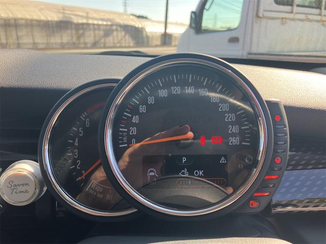 MINI クーパーS ETC ナビ アルミホイール オートマチックハイビーム オートライト HID スマートキー アイドリングストップ 盗難防止システム ABS ESC DVD再生 USB ミュージックプレイヤー接続可(49枚目)