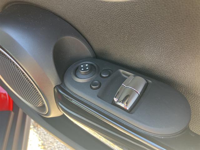 MINI クーパーS ETC ナビ アルミホイール オートマチックハイビーム オートライト HID スマートキー アイドリングストップ 盗難防止システム ABS ESC DVD再生 USB ミュージックプレイヤー接続可(52枚目)
