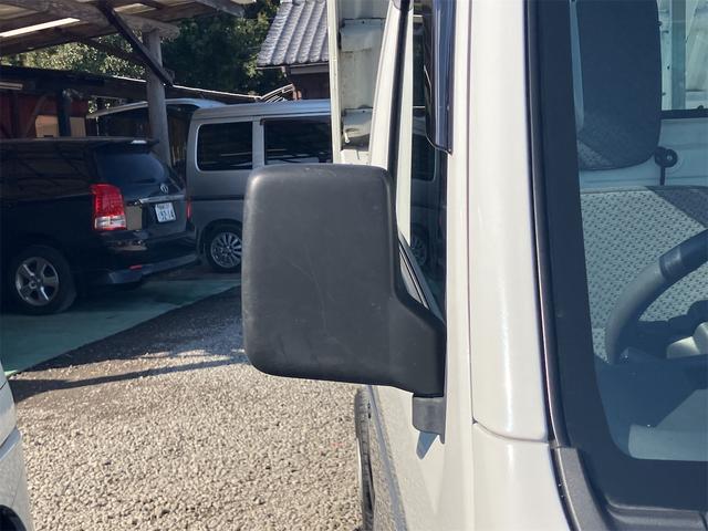 キャリイトラック 　４ＷＤ　軽トラック　５速マニュアル　ナビ　フルセグＴＶ　エアコン　運転席エアバッグ　ＣＤ　ＤＶＤ再生　ＵＳＢ　Ｂｌｕｅｔｏｏｔｈオーディオ（8枚目）