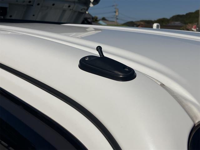 キャリイトラック 　４ＷＤ　軽トラック　５速マニュアル　ナビ　フルセグＴＶ　エアコン　運転席エアバッグ　ＣＤ　ＤＶＤ再生　ＵＳＢ　Ｂｌｕｅｔｏｏｔｈオーディオ（10枚目）