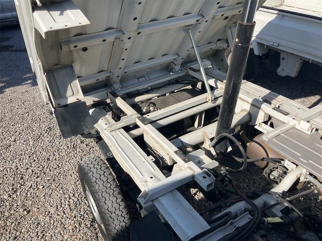 キャリイトラック 　４ＷＤ　軽トラック　５速マニュアル　ナビ　フルセグＴＶ　エアコン　運転席エアバッグ　ＣＤ　ＤＶＤ再生　ＵＳＢ　Ｂｌｕｅｔｏｏｔｈオーディオ（14枚目）