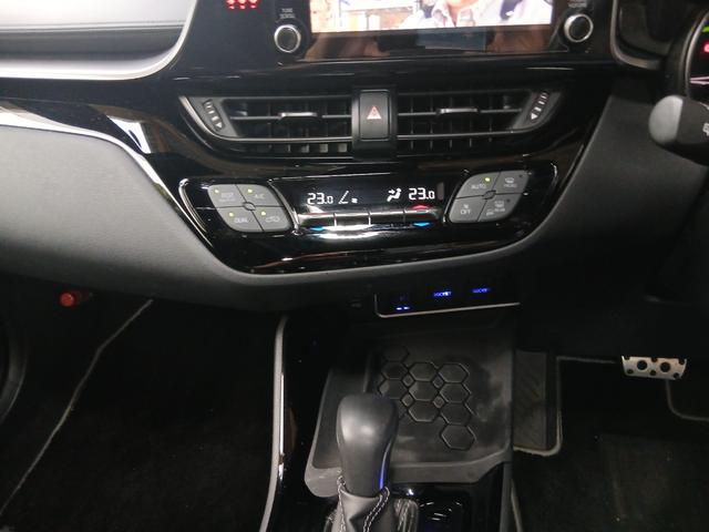 C-HR S GRスポーツ ドライブレコーダー ETC オートクルーズコントロール 衝突被害軽減システム TV オートライト LEDヘッドランプ アルミホイール スマートキー CVT 盗難防止システム 衝突安全ボディ USB(4枚目)