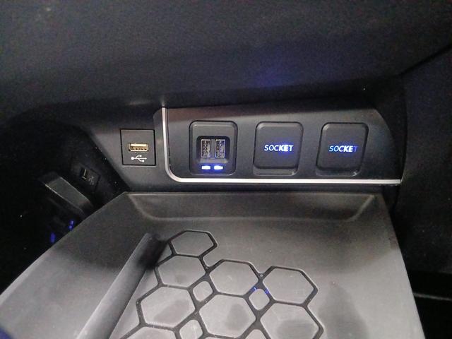 C-HR S GRスポーツ ドライブレコーダー ETC オートクルーズコントロール 衝突被害軽減システム TV オートライト LEDヘッドランプ アルミホイール スマートキー CVT 盗難防止システム 衝突安全ボディ USB(7枚目)