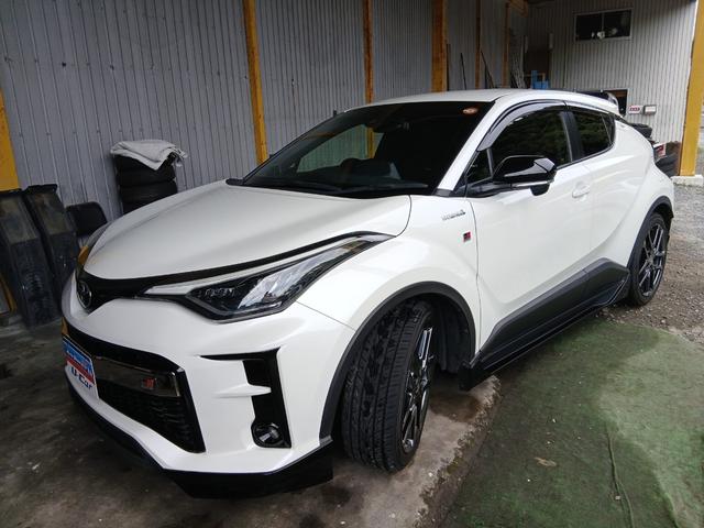 C-HR S GRスポーツ ドライブレコーダー ETC オートクルーズコントロール 衝突被害軽減システム TV オートライト LEDヘッドランプ アルミホイール スマートキー CVT 盗難防止システム 衝突安全ボディ USB(12枚目)