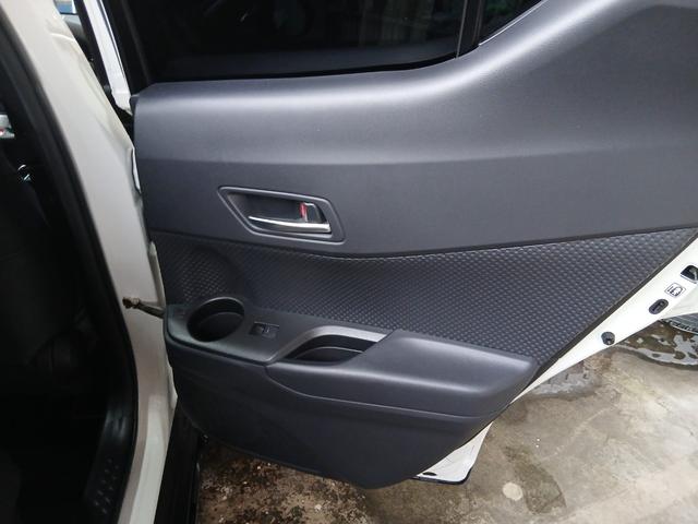 C-HR S GRスポーツ ドライブレコーダー ETC オートクルーズコントロール 衝突被害軽減システム TV オートライト LEDヘッドランプ アルミホイール スマートキー CVT 盗難防止システム 衝突安全ボディ USB(25枚目)