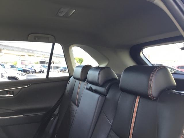 ＲＡＶ４ アドベンチャー　クルコン　衝突被害軽減Ｂ　障害物センサー　バックカメラ　ドラレコ　純正ナビ　フルセグ　ＥＴＣ２．０　電動シート　リヤカメラ　レザー　クルーズＣ　ナビテレビ　ＬＥＤライト　イモビ　地デジ　ＥＳＣ　ＰＳ（12枚目）