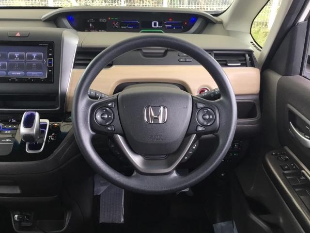 フリードハイブリッド ハイブリッド・Ｇホンダセンシング　両側電動スライドドア　クルコン　純正ナビ　ＥＴＣ　ドラレコ　軽減ブレーキ　キーフリーシステム　ＤＶＤ再生可能　ＥＣＯＮ　後カメラ　Ａクルーズ　地デジフルセグＴＶ　ＬＥＤヘッドランプ　横滑防止　ナビＴＶ（16枚目）