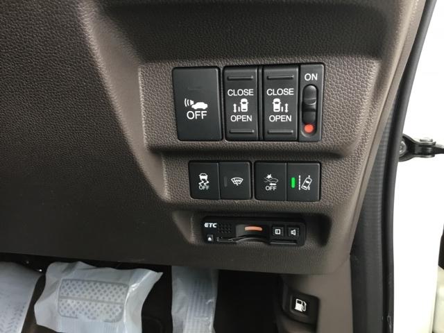 フリードハイブリッド ハイブリッド・Ｇホンダセンシング　両側電動スライドドア　クルコン　純正ナビ　ＥＴＣ　ドラレコ　軽減ブレーキ　キーフリーシステム　ＤＶＤ再生可能　ＥＣＯＮ　後カメラ　Ａクルーズ　地デジフルセグＴＶ　ＬＥＤヘッドランプ　横滑防止　ナビＴＶ（23枚目）