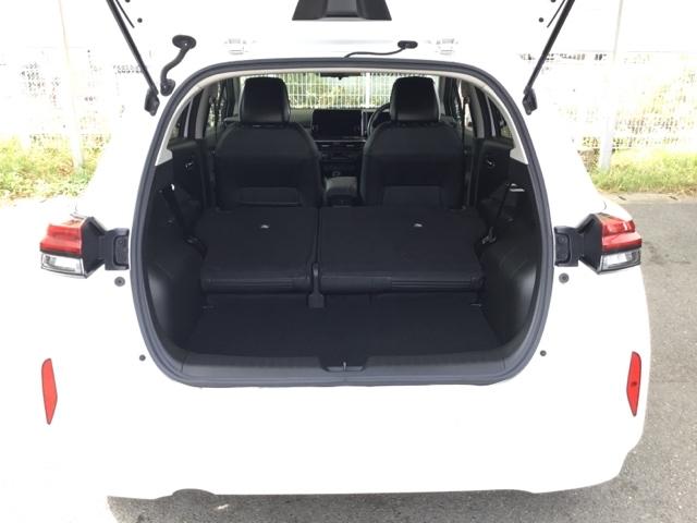 オーラ Ｇレザーエディション　全周囲カメラ　クルコン　障害物センサー　純正ナビ　ＥＴＣ　ドラレコ　シートヒーター　Ｃソナー　シ－トヒ－タ－　追突防止　地デジ　ＵＳＢポート　横滑り防止　本革　ＬＥＤ　ドライブレコーダー　盗難防止（10枚目）