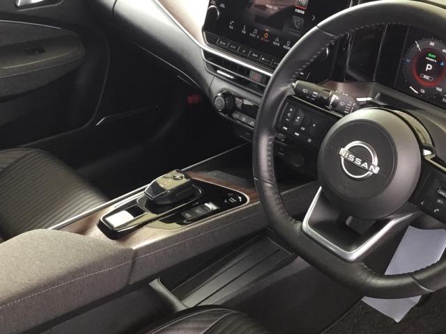 オーラ Ｇレザーエディション　全周囲カメラ　クルコン　障害物センサー　純正ナビ　ＥＴＣ　ドラレコ　シートヒーター　Ｃソナー　シ－トヒ－タ－　追突防止　地デジ　ＵＳＢポート　横滑り防止　本革　ＬＥＤ　ドライブレコーダー　盗難防止（21枚目）