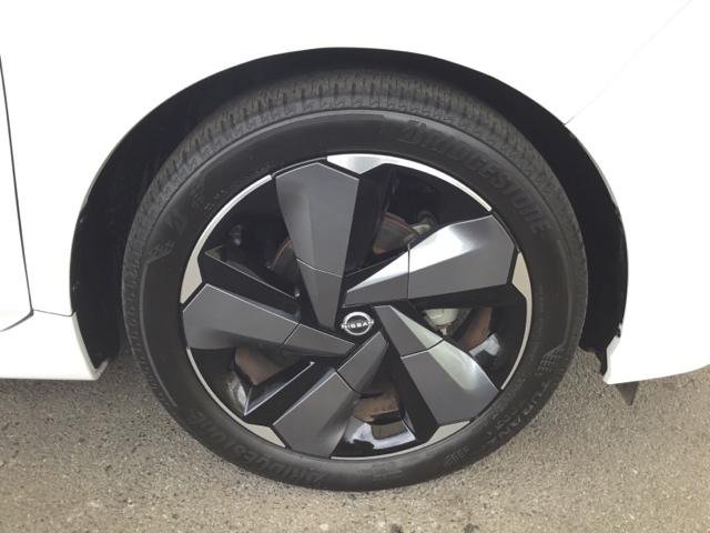 オーラ Ｇレザーエディション　全周囲カメラ　クルコン　障害物センサー　純正ナビ　ＥＴＣ　ドラレコ　シートヒーター　Ｃソナー　シ－トヒ－タ－　追突防止　地デジ　ＵＳＢポート　横滑り防止　本革　ＬＥＤ　ドライブレコーダー　盗難防止（32枚目）