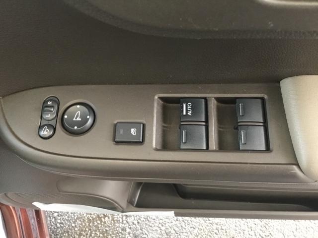 Ｎ－ＷＧＮ Ｌホンダセンシング　クルコン　衝突軽減Ｂ　バックカメラ　純正ナビ　ＥＴＣ　ドラレコ　運転席シートヒーター　Ｂモニタ　誤発進抑制　ＬＥＤランプ　オートライト　横滑り防止機能　ＵＳＢポート　パーキングセンサー　キーフリー（12枚目）