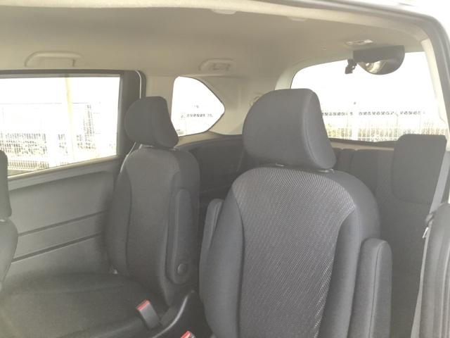 フリードハイブリッド ジャストセレクション　片側電動スライドドア　純正ナビ　フルセグ　ＥＴＣ　前後ドラレコ　両側スライド片側電動ドア　ナビテレビ　セキュリティー　横滑り防止機能　オートクルーズ　地デジ　エアバック　ウォークスルー　ＤＶＤ再生可能（11枚目）