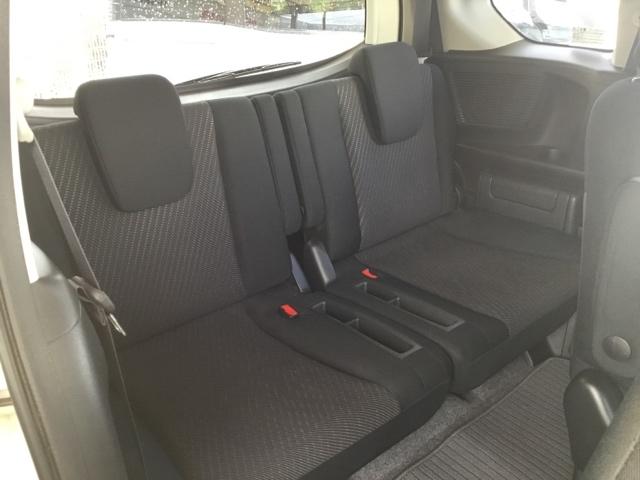 フリードハイブリッド ジャストセレクション　片側電動スライドドア　純正ナビ　フルセグ　ＥＴＣ　前後ドラレコ　両側スライド片側電動ドア　ナビテレビ　セキュリティー　横滑り防止機能　オートクルーズ　地デジ　エアバック　ウォークスルー　ＤＶＤ再生可能（12枚目）