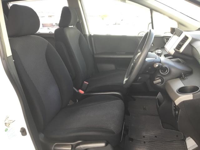 フリードハイブリッド ジャストセレクション　片側電動スライドドア　純正ナビ　フルセグ　ＥＴＣ　前後ドラレコ　両側スライド片側電動ドア　ナビテレビ　セキュリティー　横滑り防止機能　オートクルーズ　地デジ　エアバック　ウォークスルー　ＤＶＤ再生可能（14枚目）