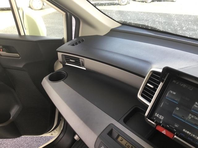 フリードハイブリッド ジャストセレクション　片側電動スライドドア　純正ナビ　フルセグ　ＥＴＣ　前後ドラレコ　両側スライド片側電動ドア　ナビテレビ　セキュリティー　横滑り防止機能　オートクルーズ　地デジ　エアバック　ウォークスルー　ＤＶＤ再生可能（26枚目）