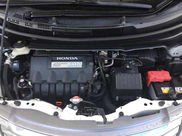 フリードハイブリッド ジャストセレクション　片側電動スライドドア　純正ナビ　フルセグ　ＥＴＣ　前後ドラレコ　両側スライド片側電動ドア　ナビテレビ　セキュリティー　横滑り防止機能　オートクルーズ　地デジ　エアバック　ウォークスルー　ＤＶＤ再生可能（32枚目）