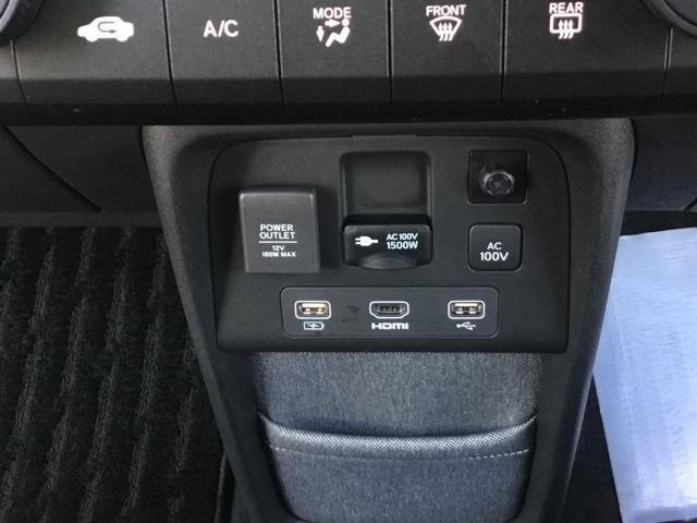 各種外部入力端子ついています。