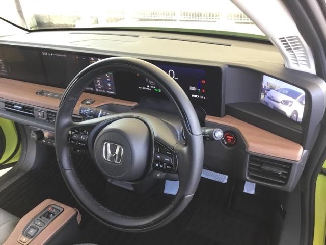 ＥＶならではのスムーズな加速と静粛性。発進や停止の多い市街地でも、スムーズに走行することができます。