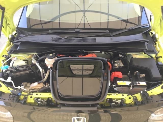 エンジンルームもしっかり洗浄していますので、覗いてみてください。