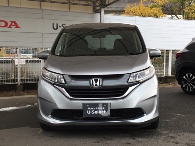 お客様に安全で快適なカーライフをお送りいただくために、中古車にも高いレベルの品質基準を設け、その基準に従って、全ての中古車について納車前整備を実施しています。