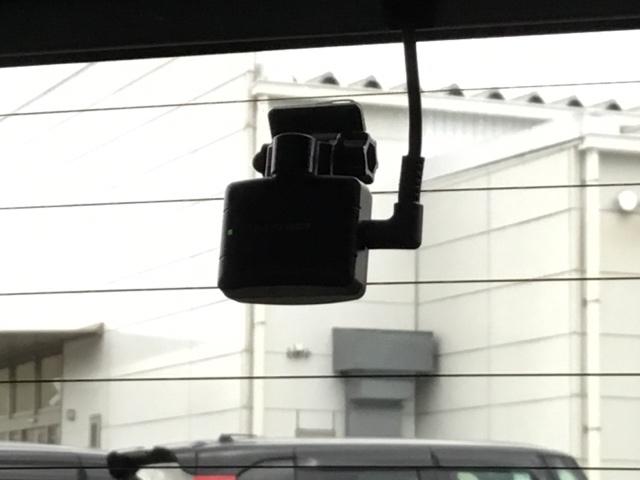 後方もしっかり同時録画しています。前方と同様に画像を自動保存します。