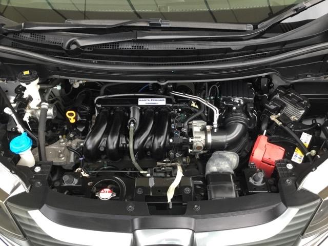 エンジンルームもしっかり洗浄していますので、覗いてみてください。