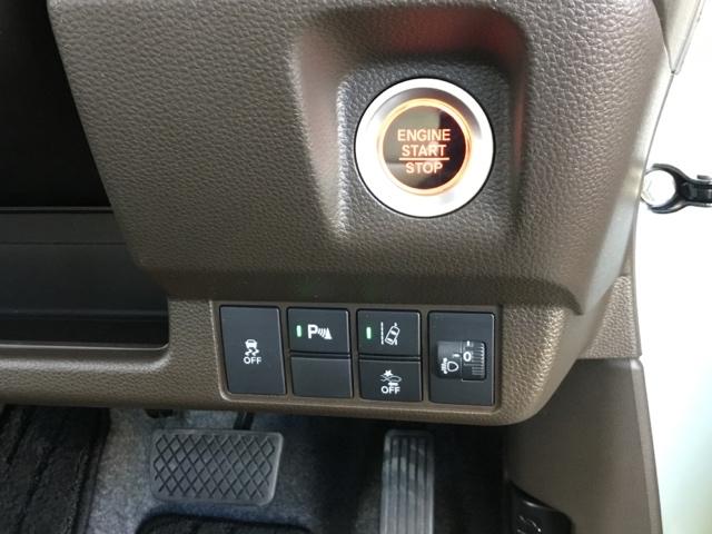 N-WGN L デモカー クルコン バックカメラ 純正ナビ フルセグ 前後ドラレコ シートヒーター Pセンサー 誤発進抑制 DVD 禁煙車 ベンチシート 盗難防止システム ABS スマートキー オートエアコン USB(22枚目)