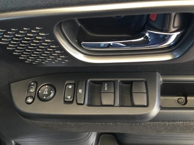 N-BOXカスタム ベースグレード デモカー 片側電動スライドドア 純正ナビ フルセグ 前後ドラレコ シートヒーター USB接続 CMBS Dレコ 禁煙 ベンチシート オートエアコン スマートキ LED 盗難防止装置 クルコン ESC(11枚目)