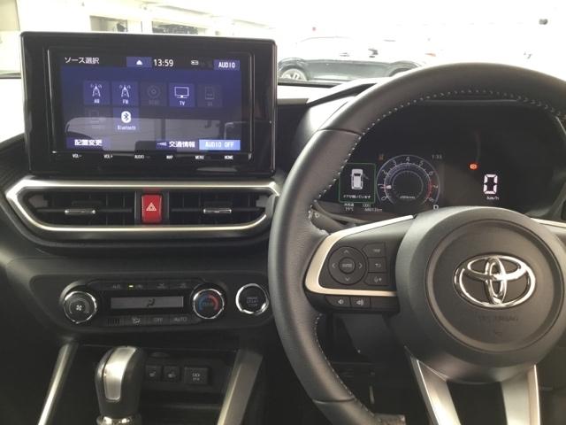 ライズ Ｚ　クルコン　バックカメラ　純正ナビ　フルセグ　ＥＴＣ　コーナーセンサ　誤発進抑制機能　エアコン　エアロ　シートヒータ　スマートキー＆プッシュスタート　地デジＴＶ　ＶＳＡ　盗難防止装置　ターボ車　キーレス（3枚目）