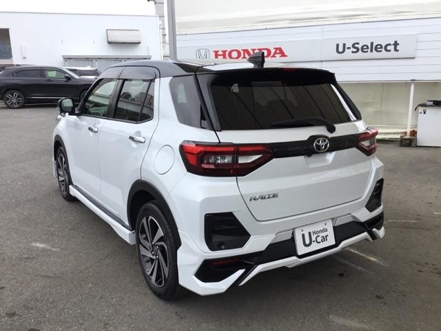 ライズ Ｚ　クルコン　バックカメラ　純正ナビ　フルセグ　ＥＴＣ　コーナーセンサ　誤発進抑制機能　エアコン　エアロ　シートヒータ　スマートキー＆プッシュスタート　地デジＴＶ　ＶＳＡ　盗難防止装置　ターボ車　キーレス（7枚目）