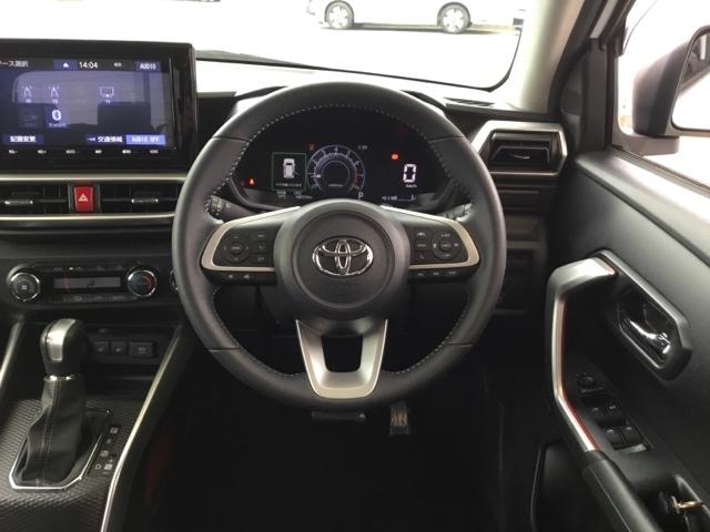 ライズ Ｚ　クルコン　バックカメラ　純正ナビ　フルセグ　ＥＴＣ　コーナーセンサ　誤発進抑制機能　エアコン　エアロ　シートヒータ　スマートキー＆プッシュスタート　地デジＴＶ　ＶＳＡ　盗難防止装置　ターボ車　キーレス（13枚目）