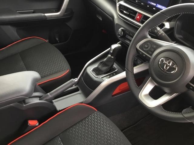 ライズ Ｚ　クルコン　バックカメラ　純正ナビ　フルセグ　ＥＴＣ　コーナーセンサ　誤発進抑制機能　エアコン　エアロ　シートヒータ　スマートキー＆プッシュスタート　地デジＴＶ　ＶＳＡ　盗難防止装置　ターボ車　キーレス（19枚目）