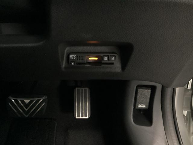 ジェイド ハイブリッドＲＳ・ホンダセンシング　クルコン　純正ナビ　フルセグ　ドラレコ　助手席エアバッグ　サイドエアバック　オートクルーズコントロール　ＬＥＤライト　イモビライザー　地デジ　ＥＴＣ車載器　オートエアコン　リアカメラ　ナビＴＶ　ＤＶＤ（12枚目）