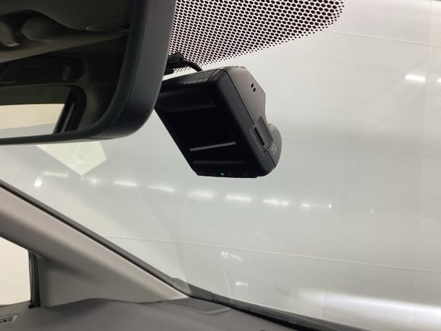 ジェイド ハイブリッドＲＳ・ホンダセンシング　クルコン　純正ナビ　フルセグ　ドラレコ　助手席エアバッグ　サイドエアバック　オートクルーズコントロール　ＬＥＤライト　イモビライザー　地デジ　ＥＴＣ車載器　オートエアコン　リアカメラ　ナビＴＶ　ＤＶＤ（26枚目）